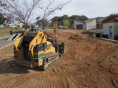 mini digger hire canberra